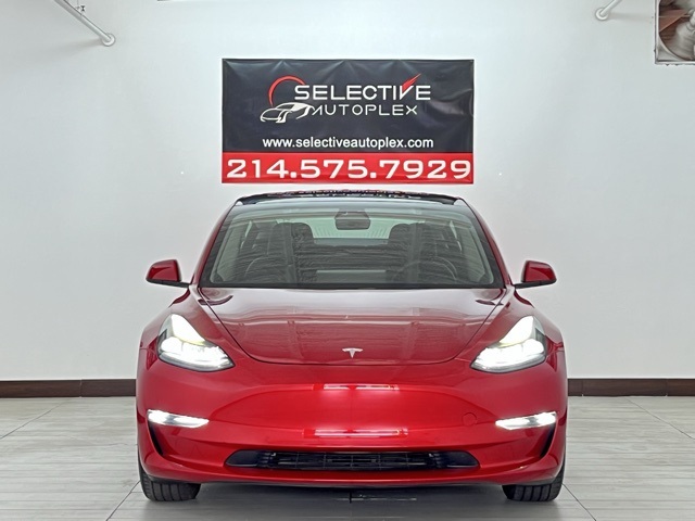 Vehicle image 3 of 92