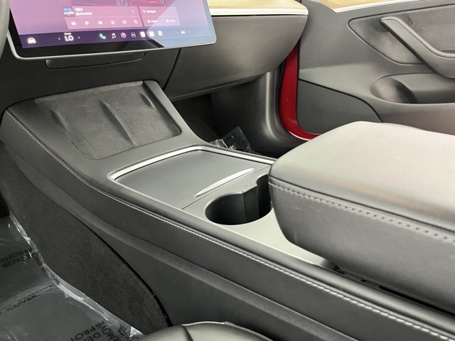Vehicle image 40 of 92