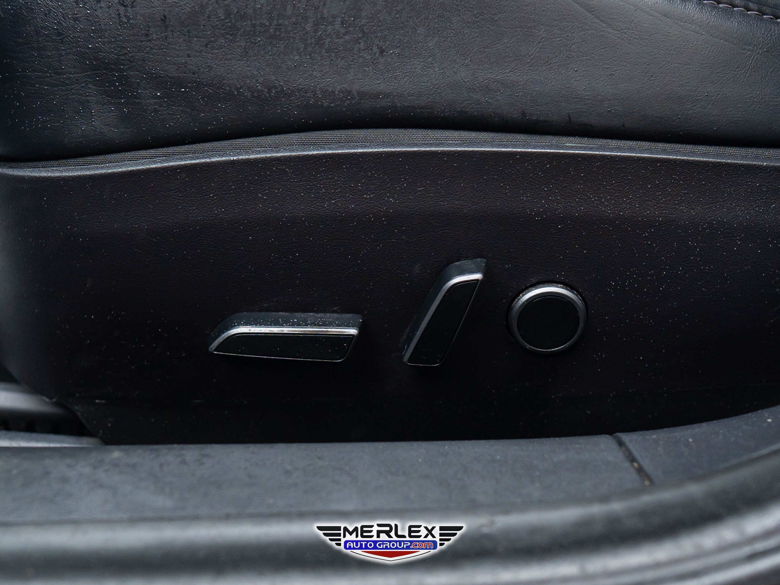 Vehicle image 40 of 48