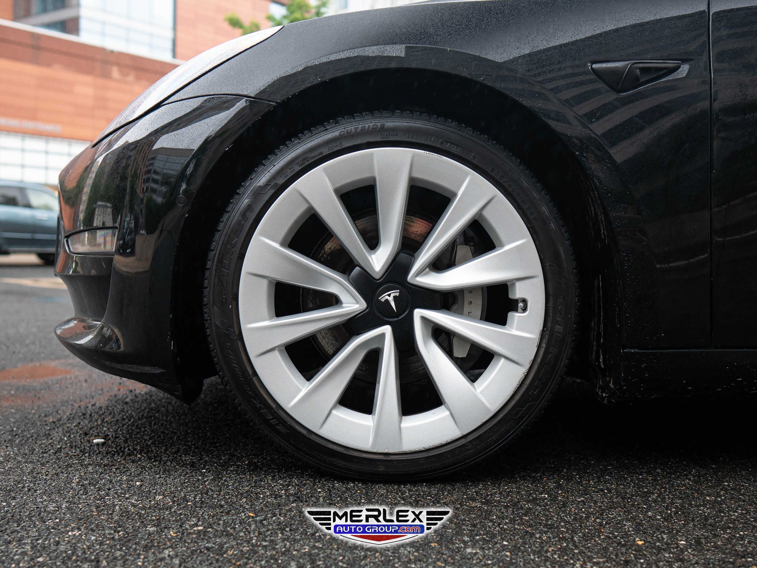 Vehicle image 10 of 48