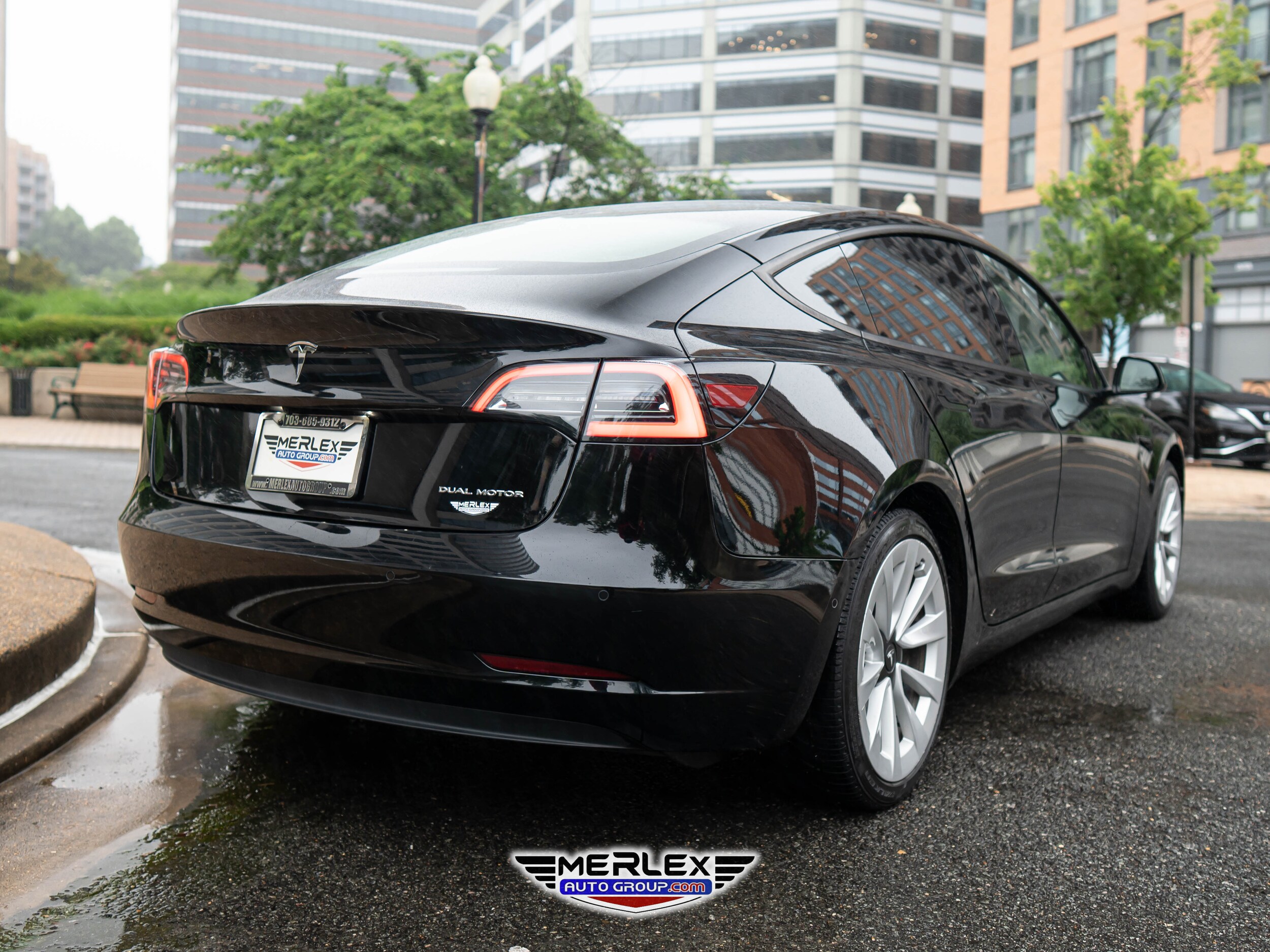 Vehicle image 4 of 48