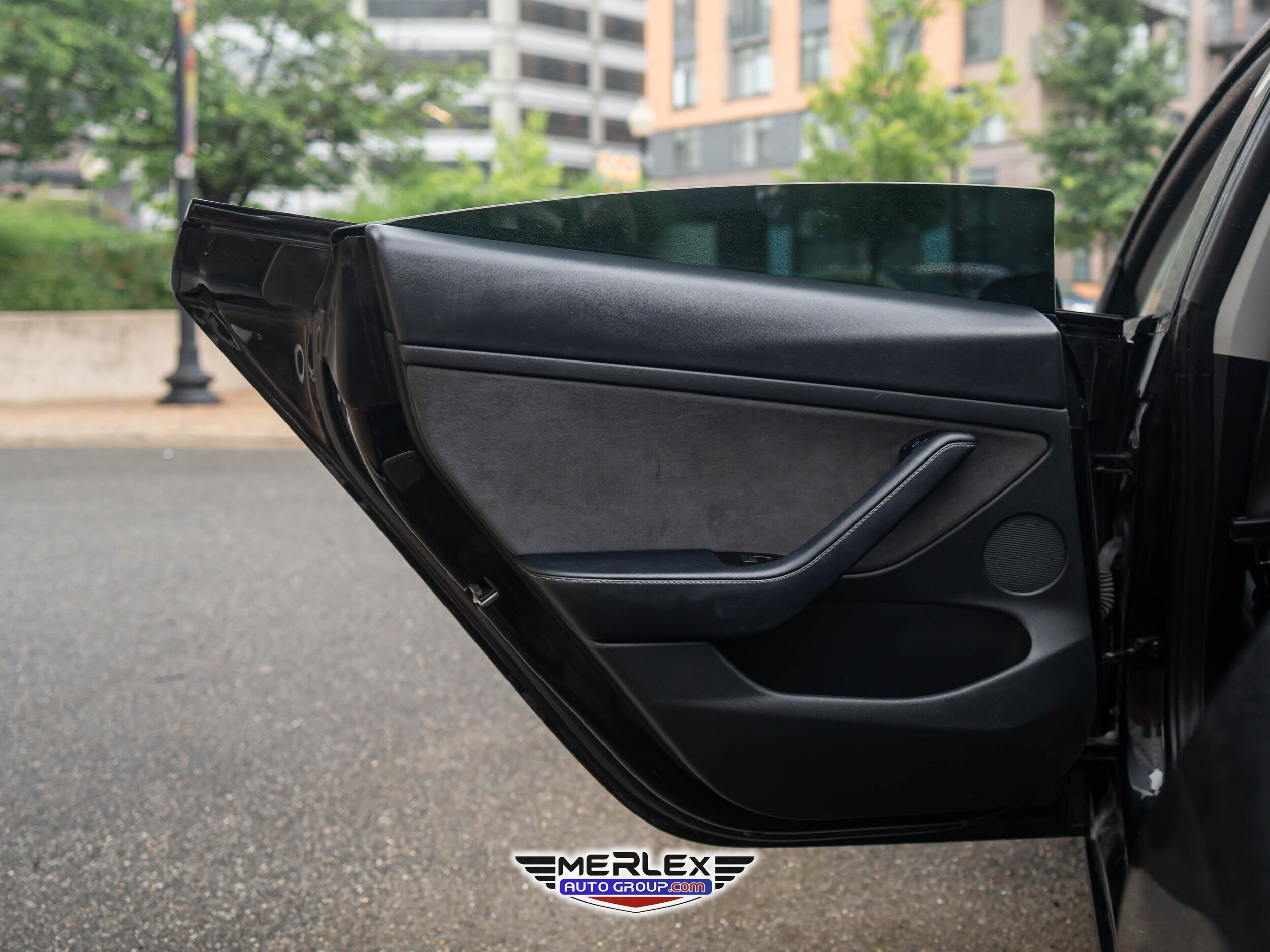 Vehicle image 36 of 48