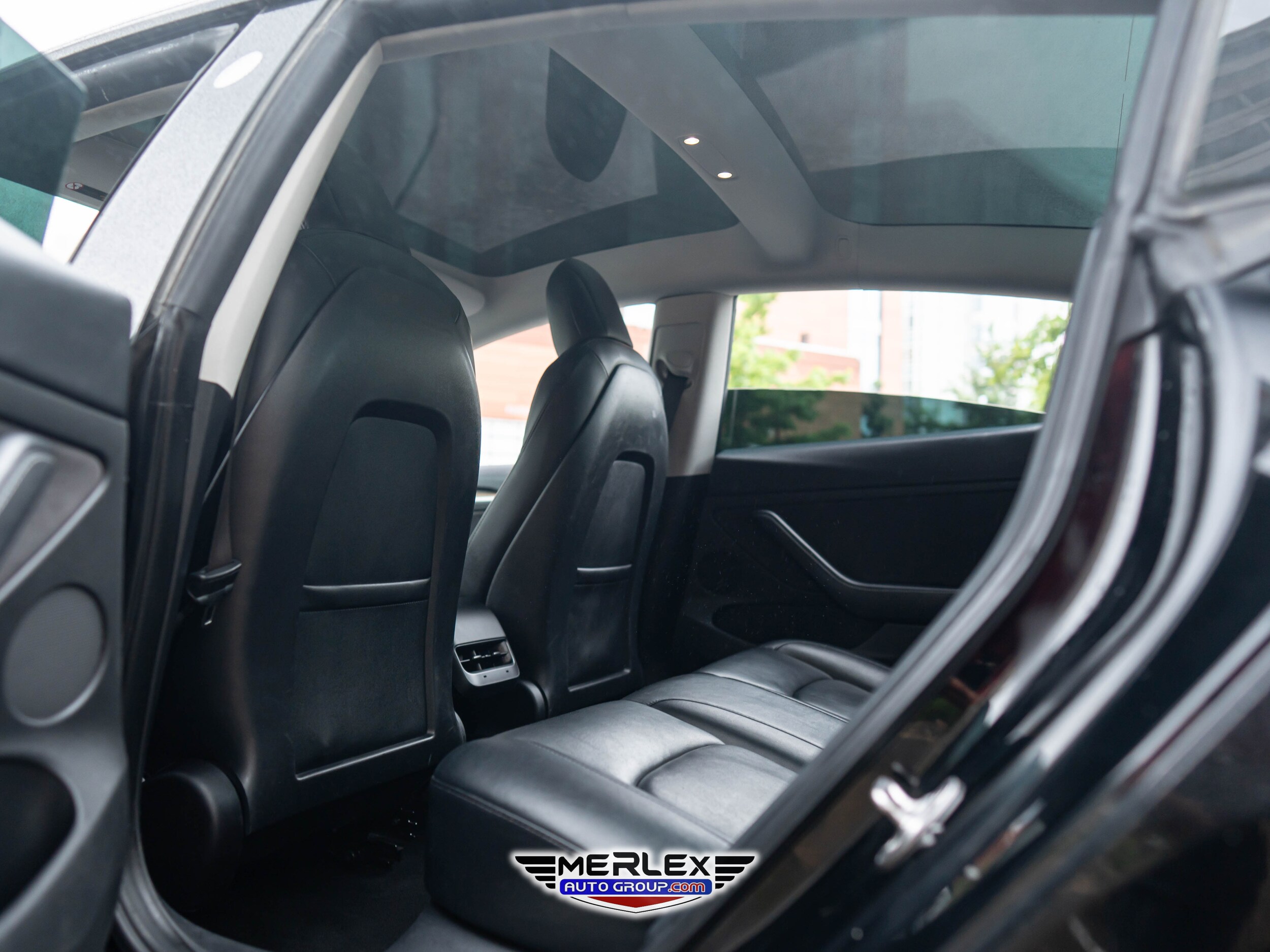 Vehicle image 17 of 48