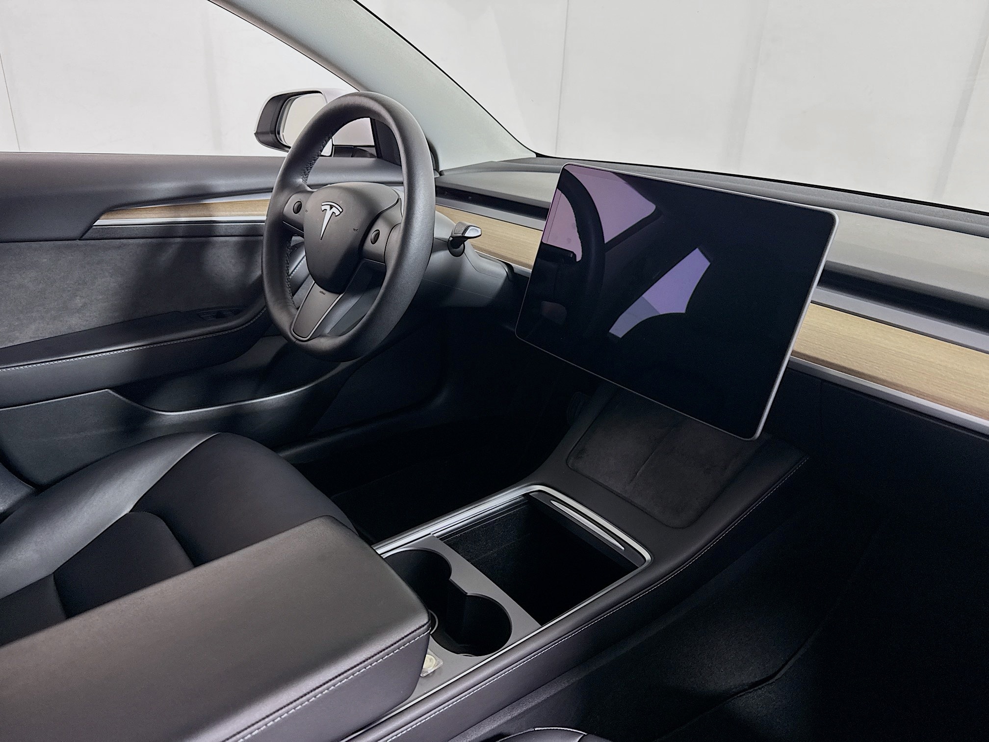 Vehicle image 16 of 29