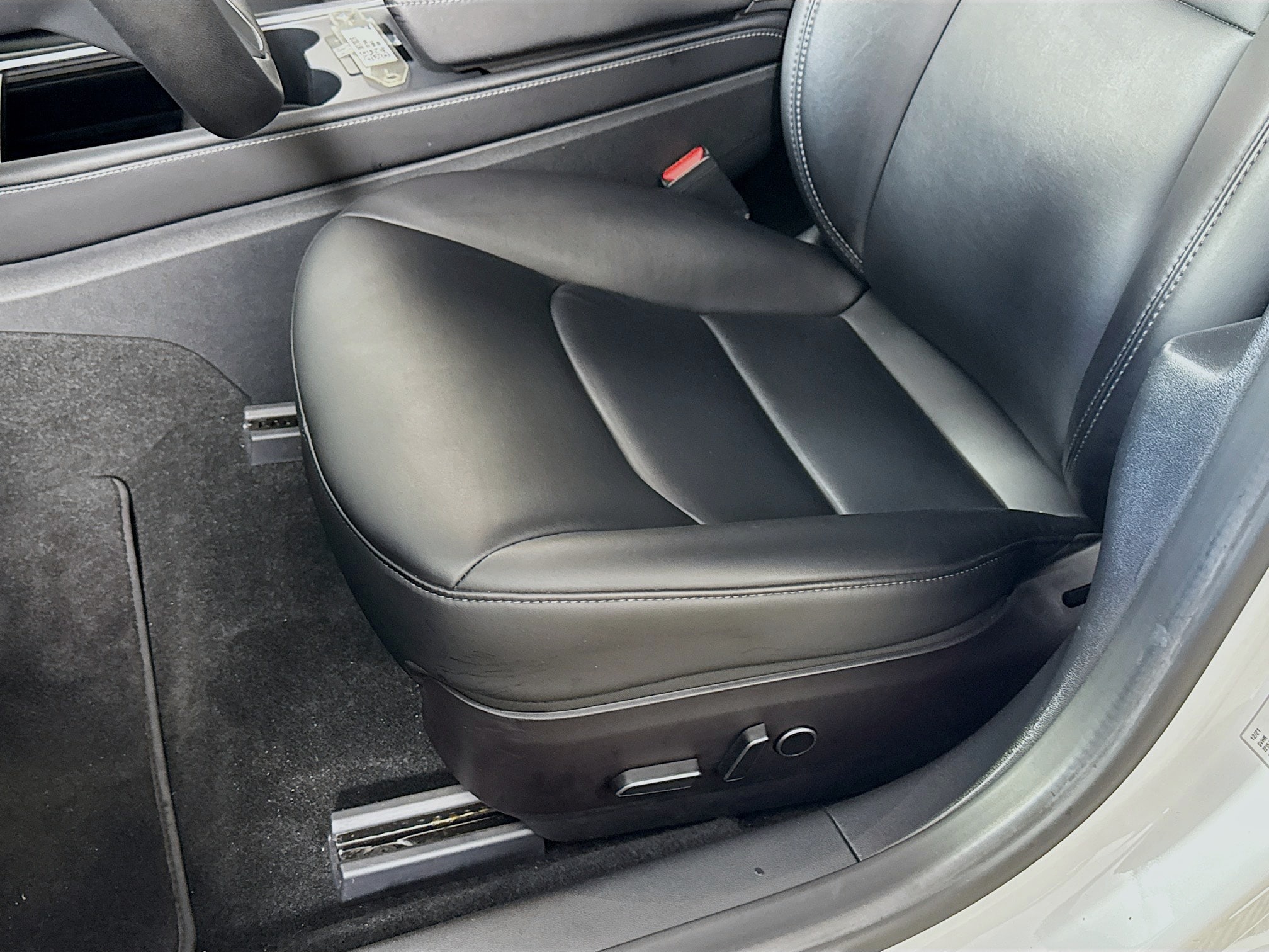 Vehicle image 15 of 29