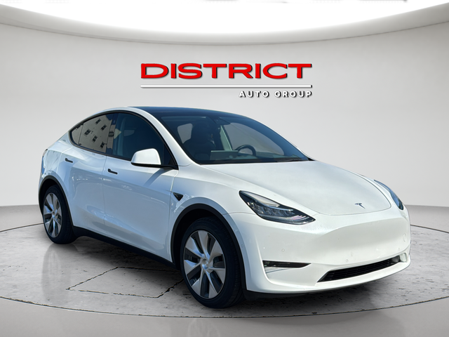 2022 Tesla Model Y Long Range Image 2 of 29