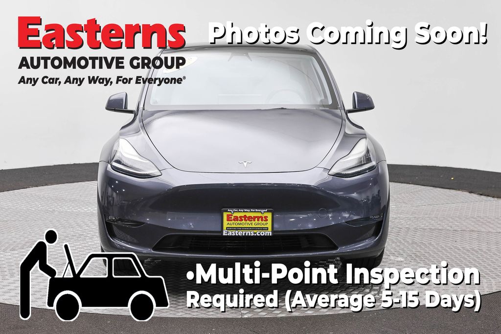 2022 Tesla Model Y Long Range Image 2 of 60