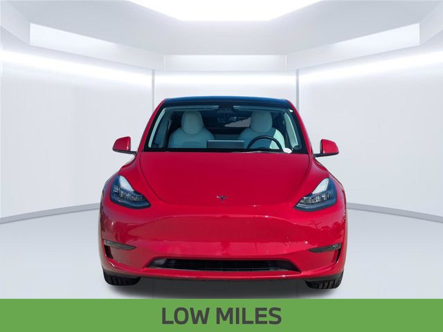2022 Tesla Model Y Long Range Image 2 of 32