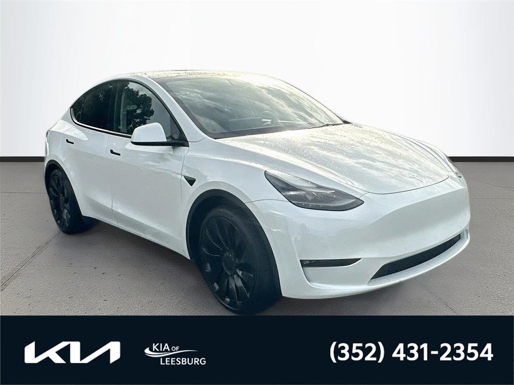 2022 Tesla Model Y Performance Image 3 of 30