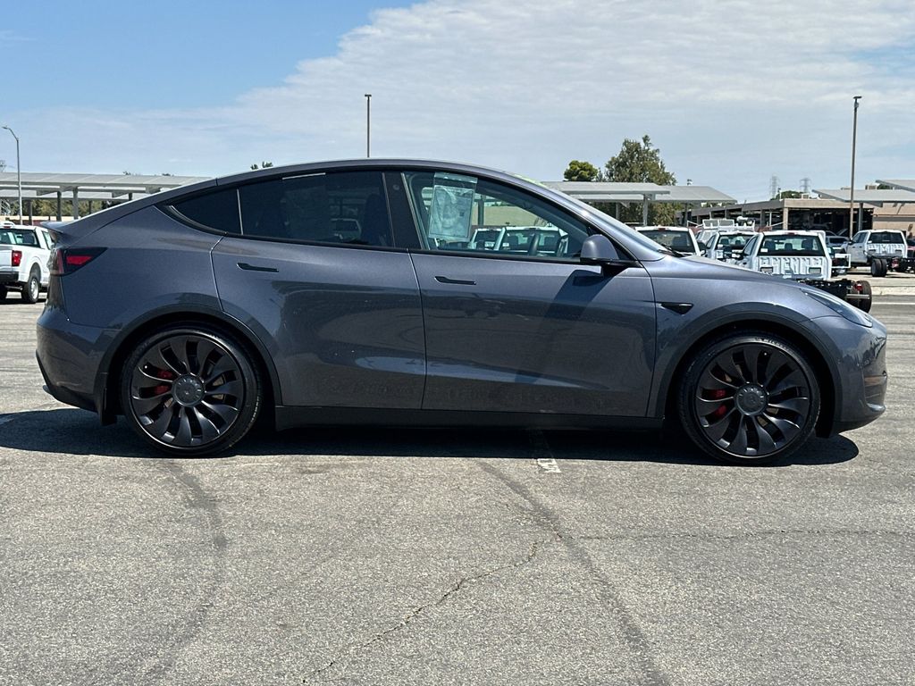 2022 Tesla Model Y Performance Image 2 of 28