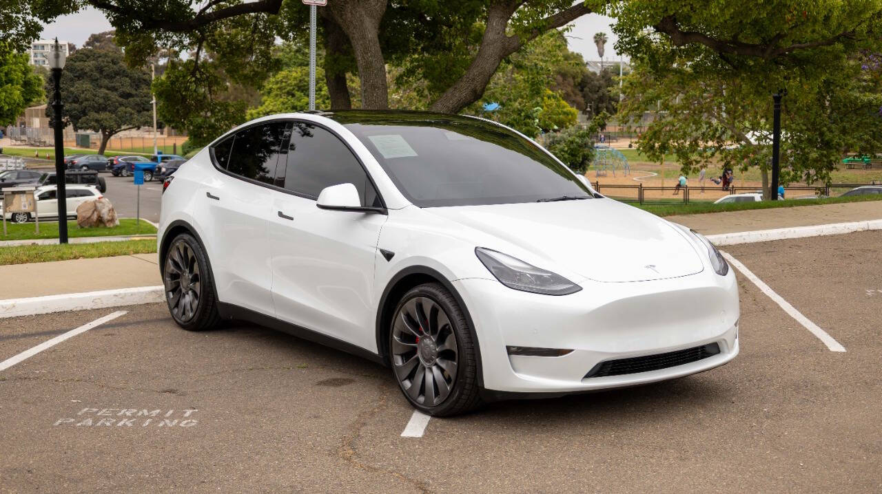 Vehicle image 3 of 29