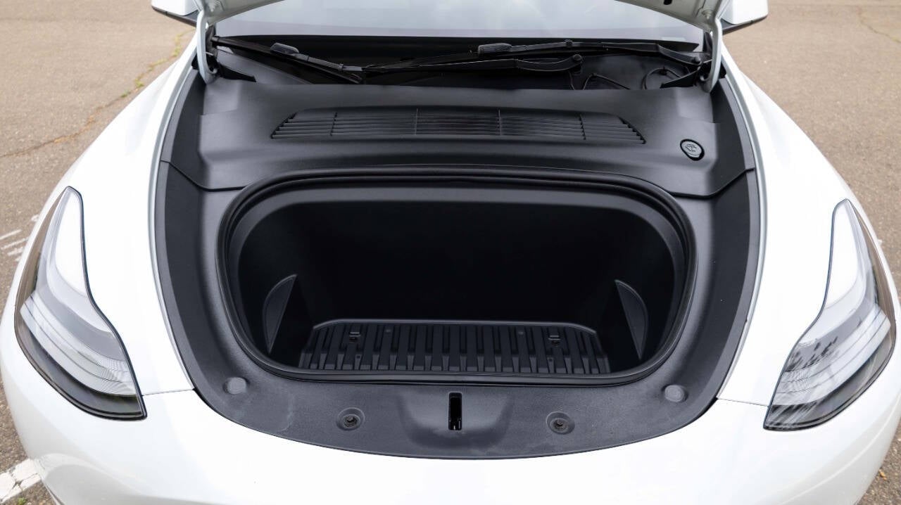 Vehicle image 24 of 29