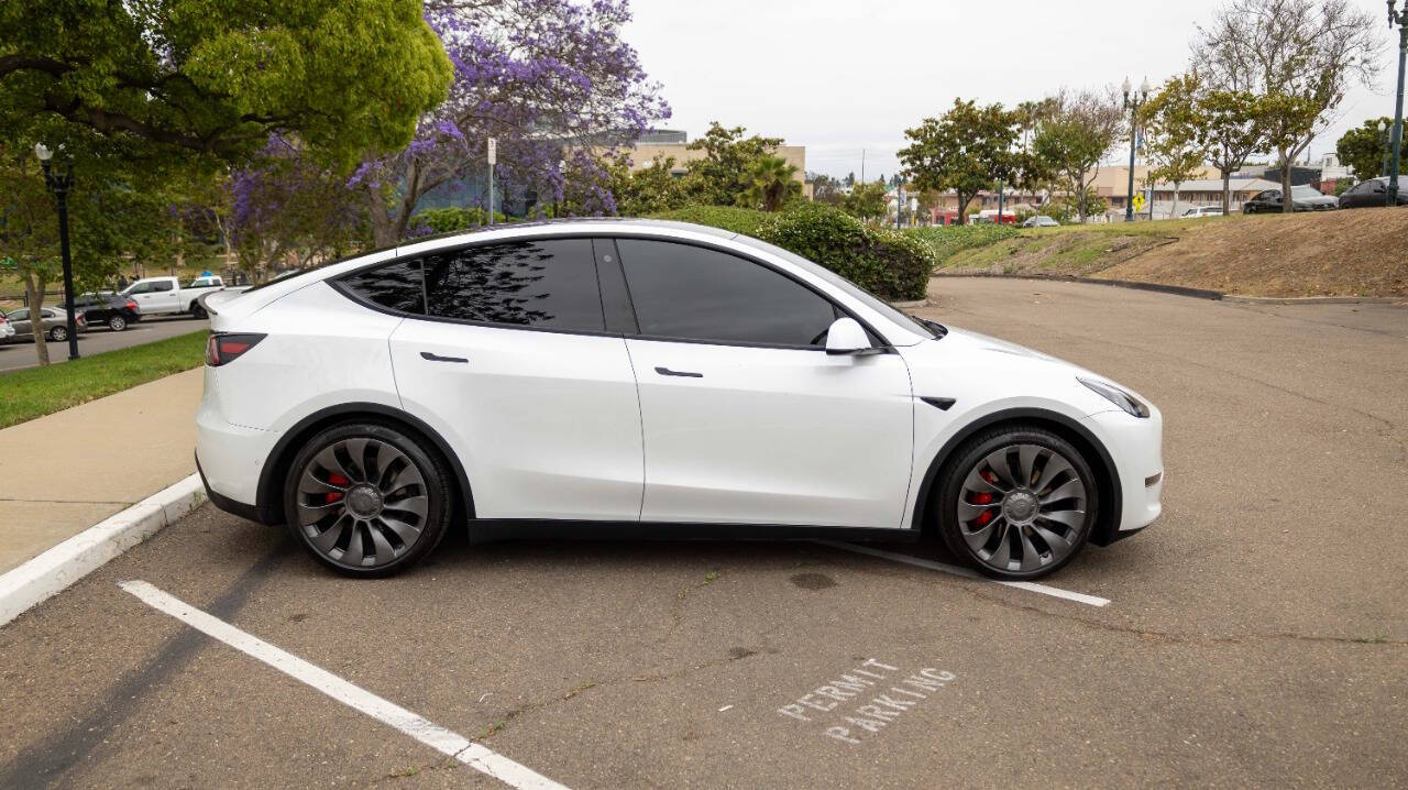 Vehicle image 6 of 29