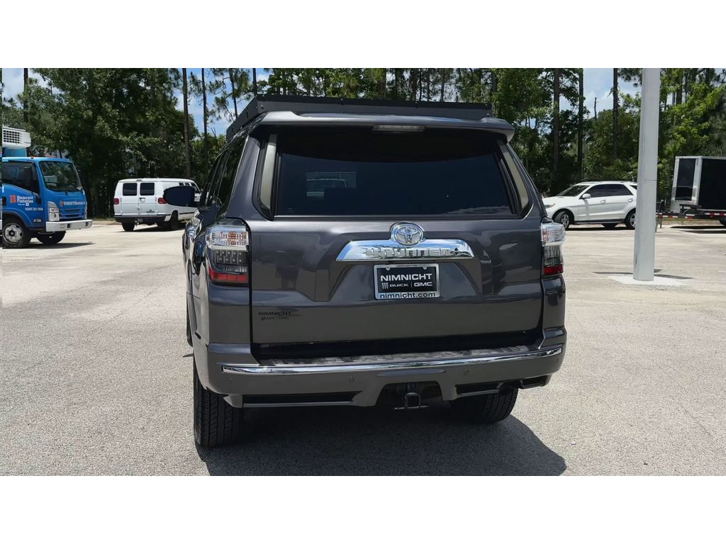 Vehicle image 7 of 37