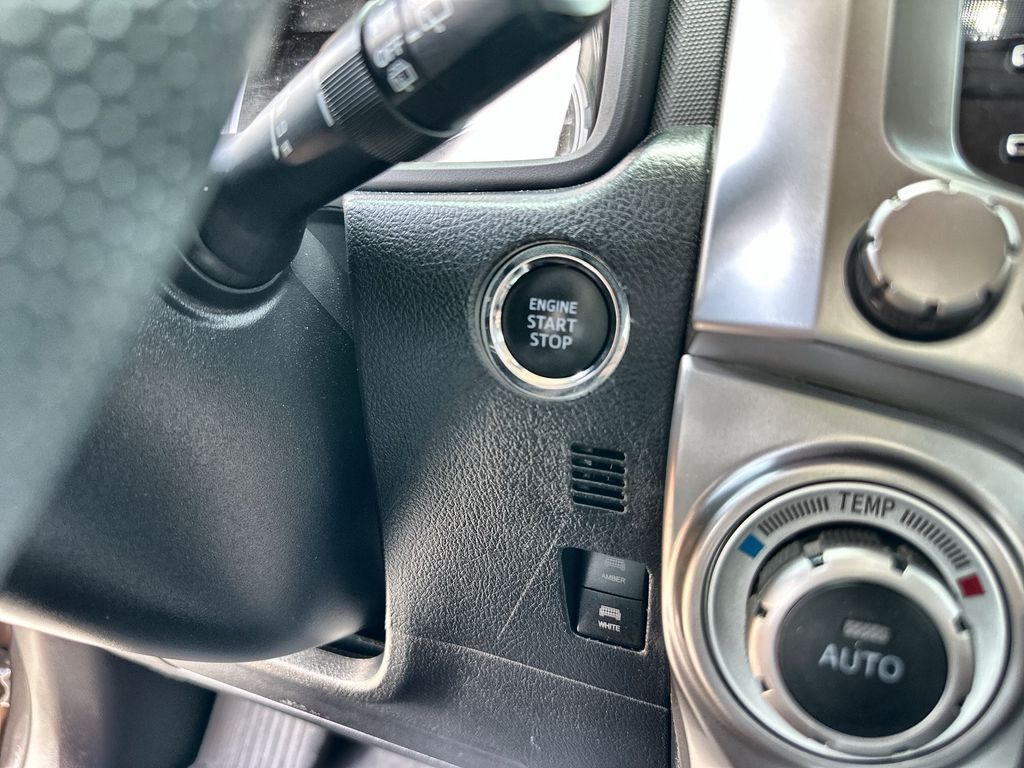 Vehicle image 18 of 37