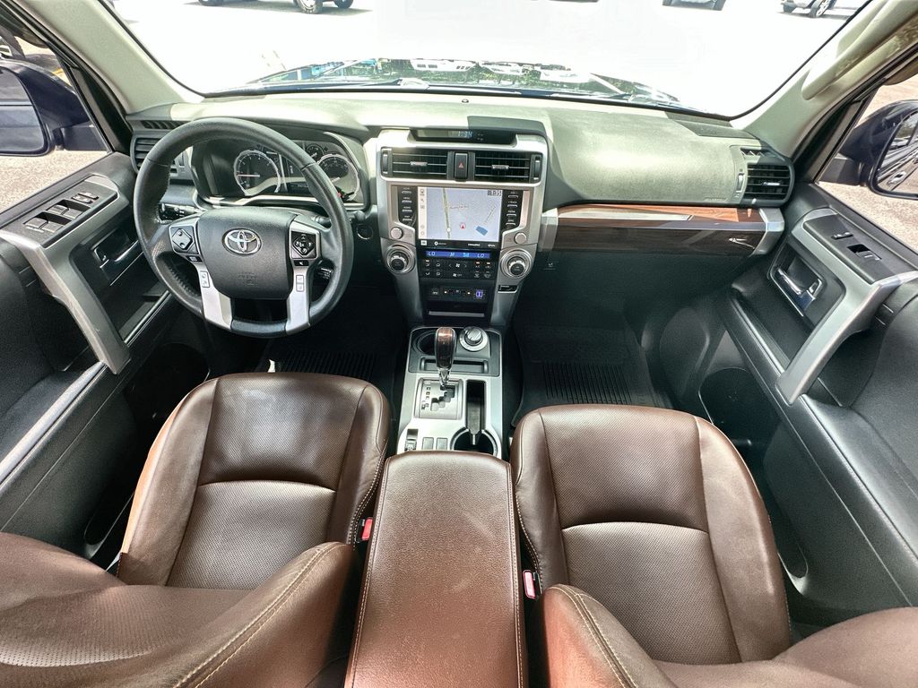 Vehicle image 22 of 37