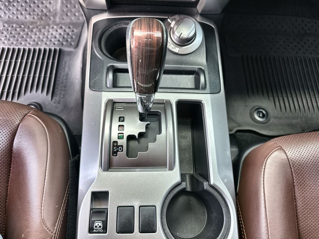 Vehicle image 17 of 37
