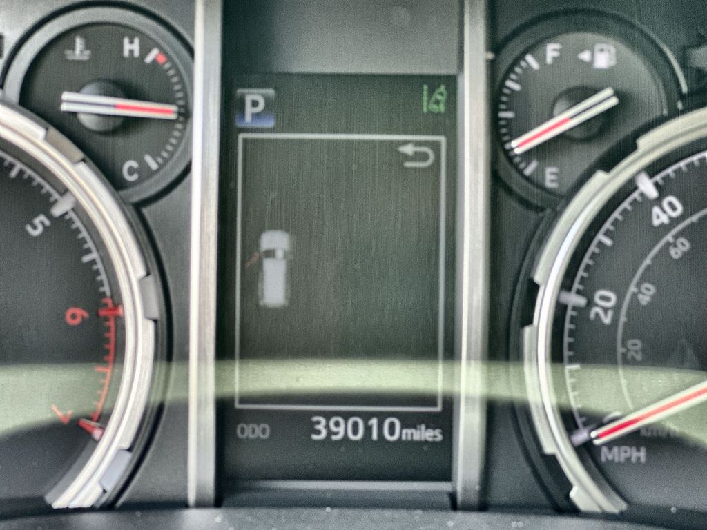 Vehicle image 13 of 37