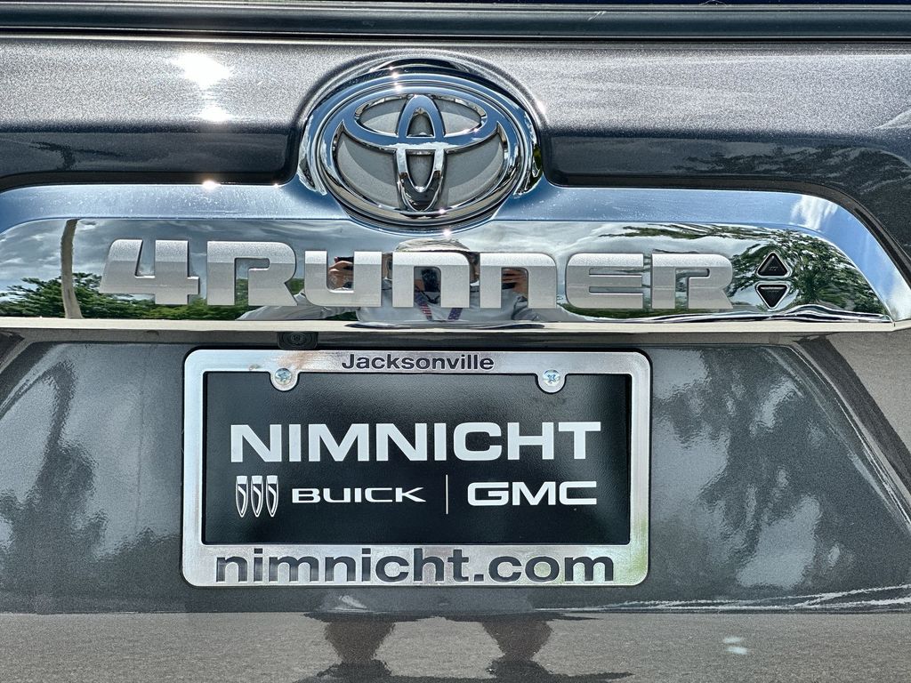 Vehicle image 34 of 37
