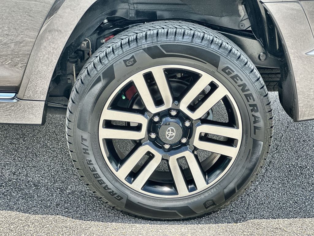 Vehicle image 35 of 37