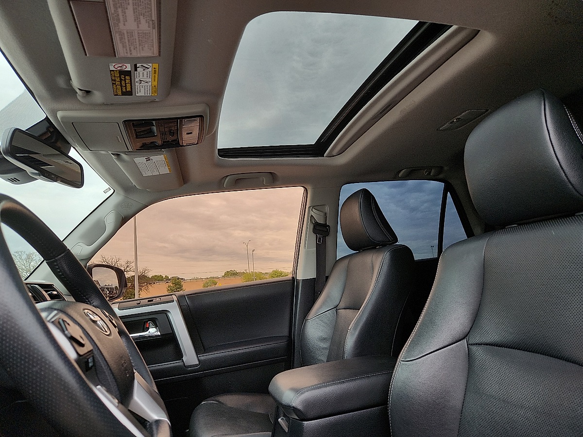 Vehicle image 6 of 12