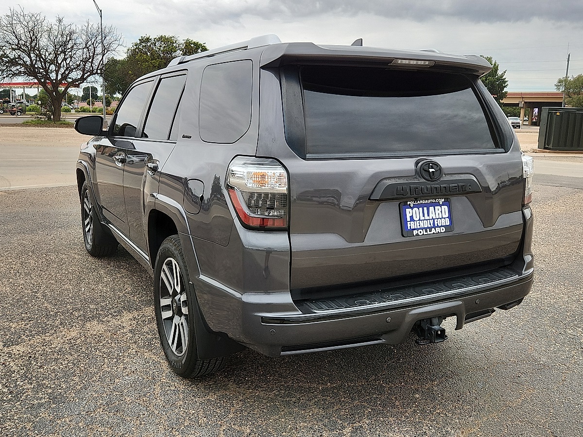 Vehicle image 4 of 12