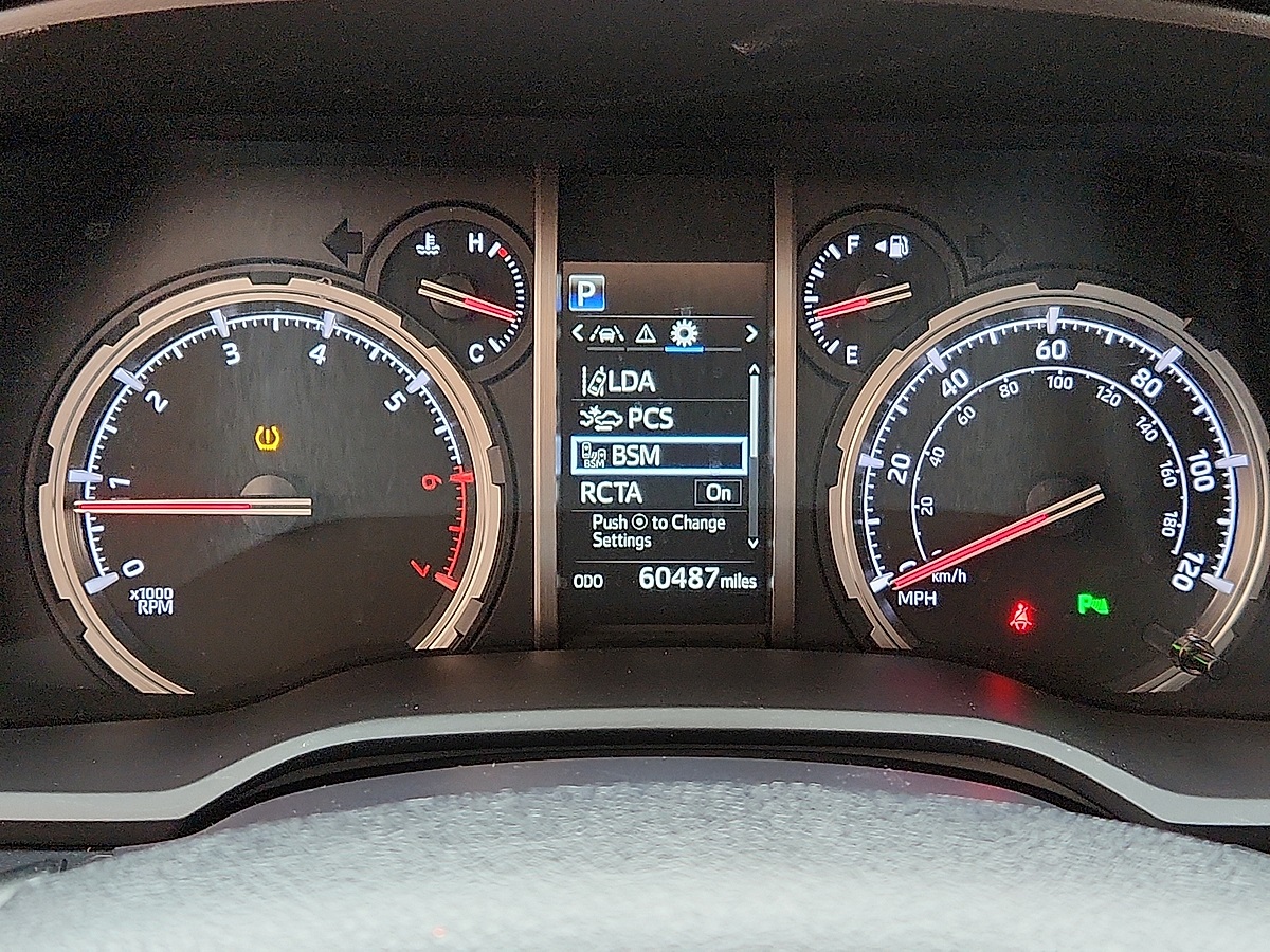 Vehicle image 9 of 12