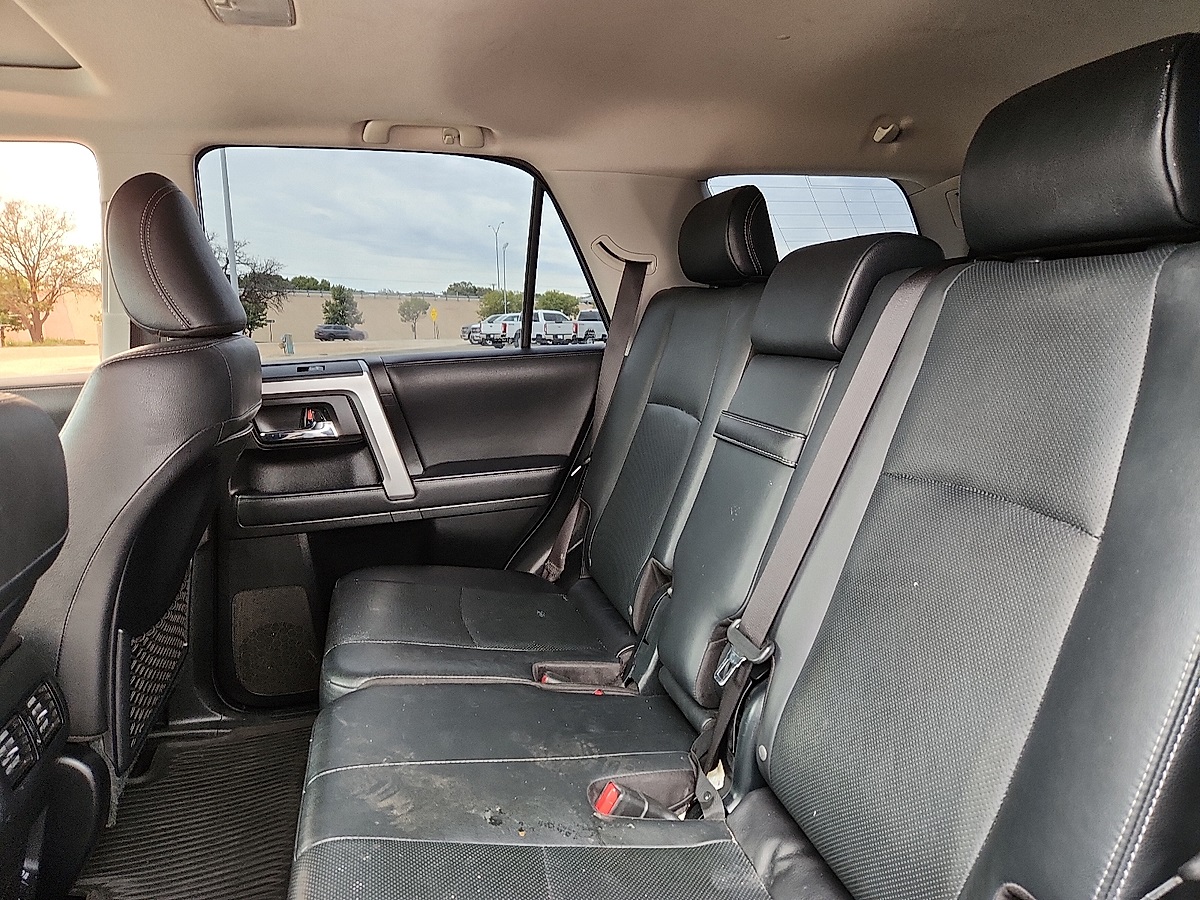 Vehicle image 5 of 12