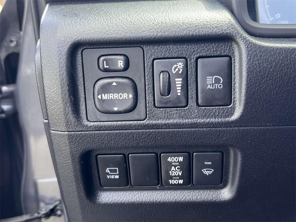Vehicle image 20 of 33