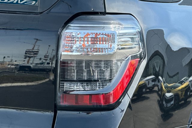 Vehicle image 27 of 29