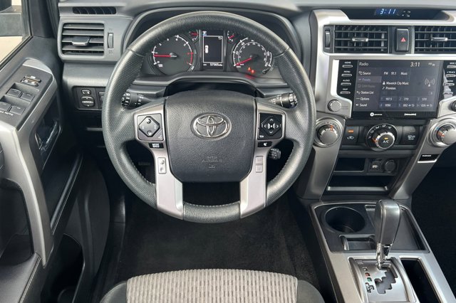 Vehicle image 14 of 29