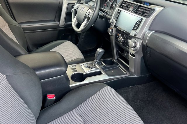 Vehicle image 17 of 29