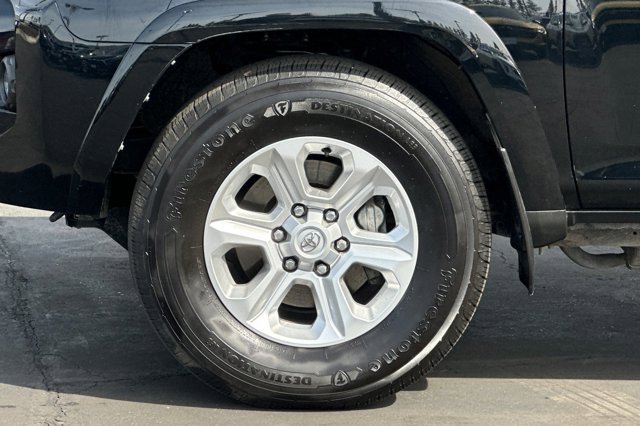 Vehicle image 26 of 29