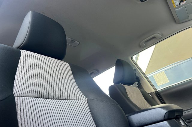 Vehicle image 18 of 29