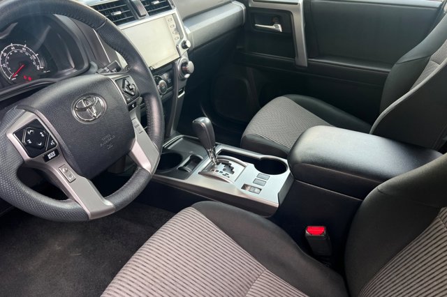 Vehicle image 10 of 29