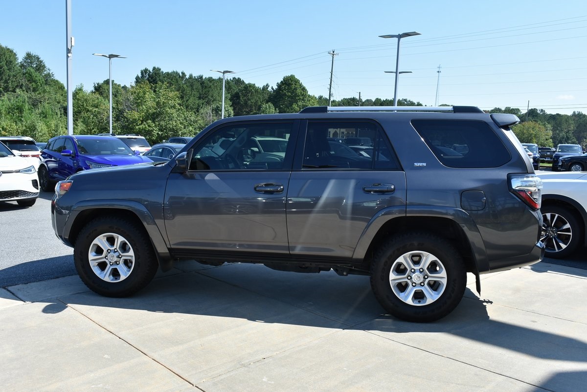 2022 Toyota 4Runner SR5 Image 11 of 34