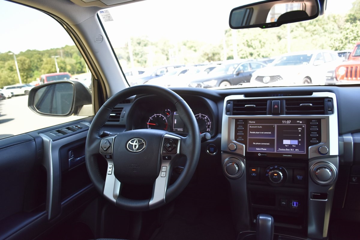 2022 Toyota 4Runner SR5 Image 18 of 34