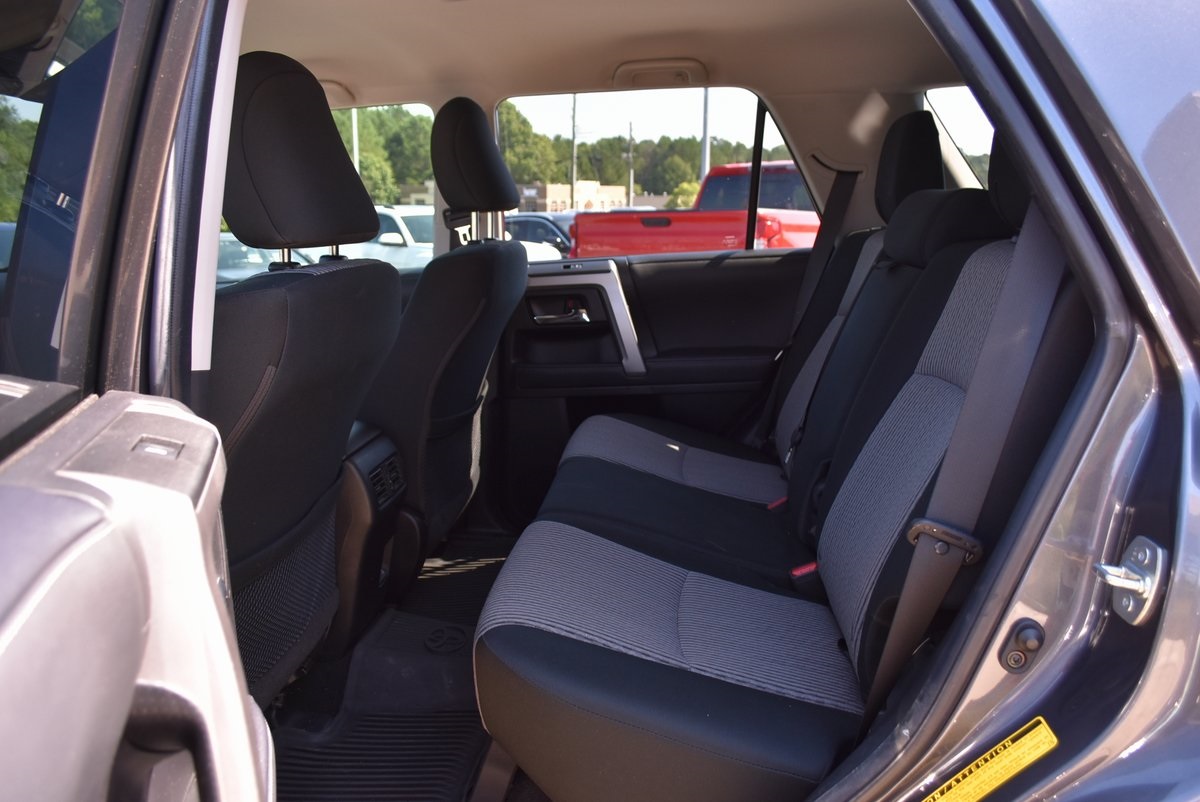 2022 Toyota 4Runner SR5 Image 16 of 34