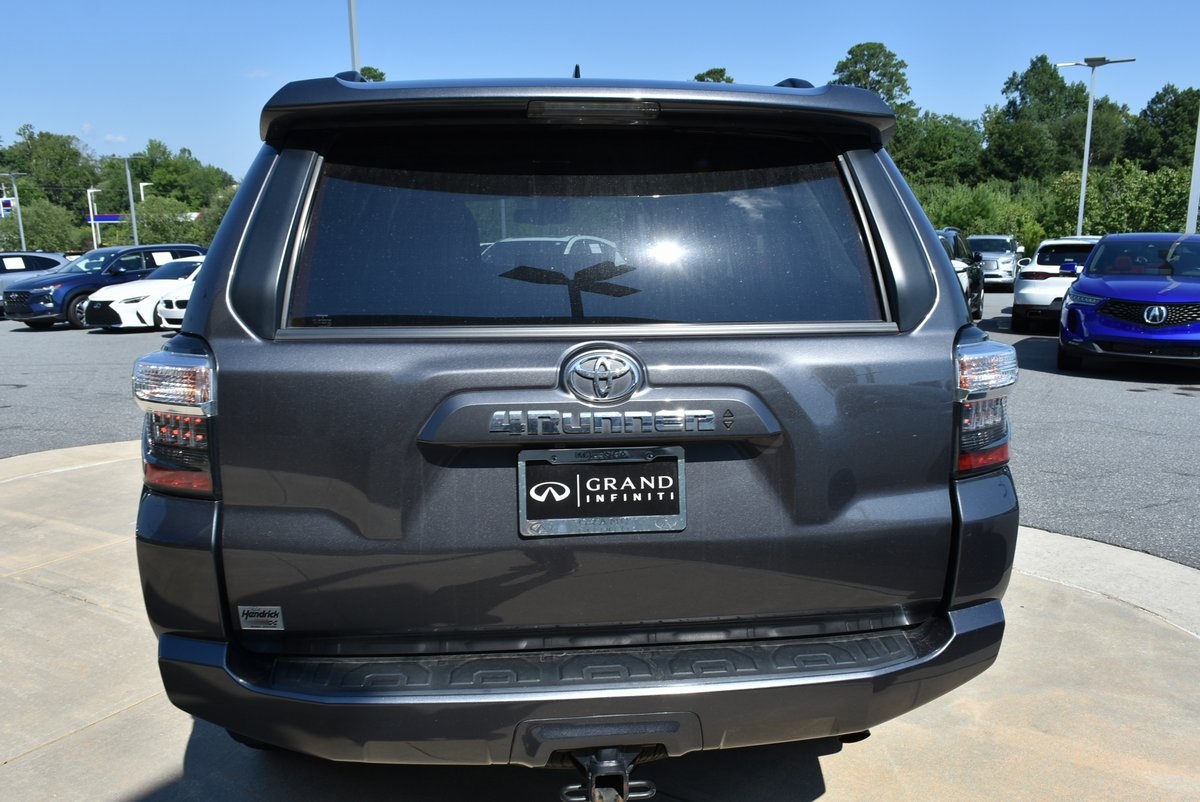 2022 Toyota 4Runner SR5 Image 9 of 34