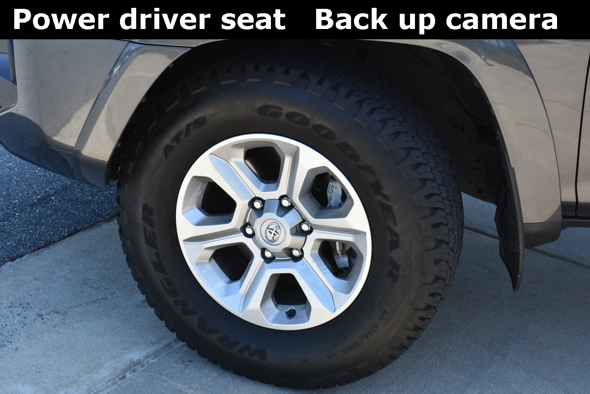 2022 Toyota 4Runner SR5 Image 12 of 34