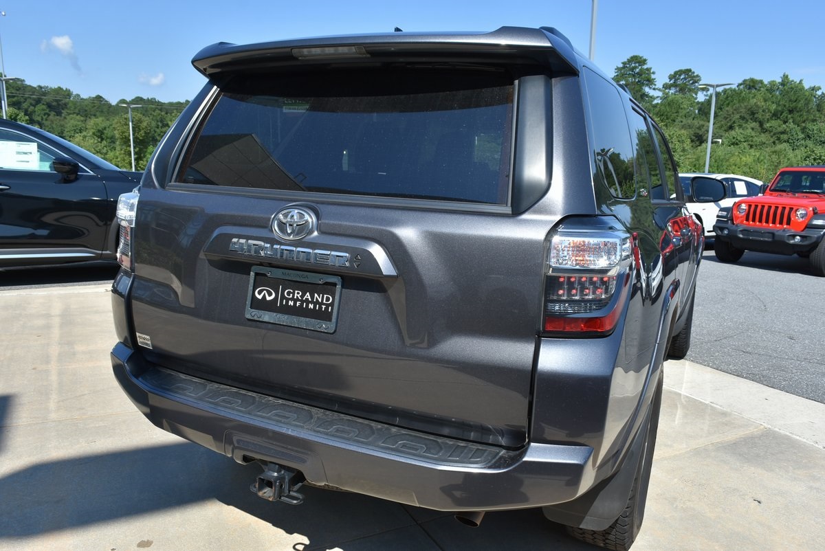 2022 Toyota 4Runner SR5 Image 8 of 34
