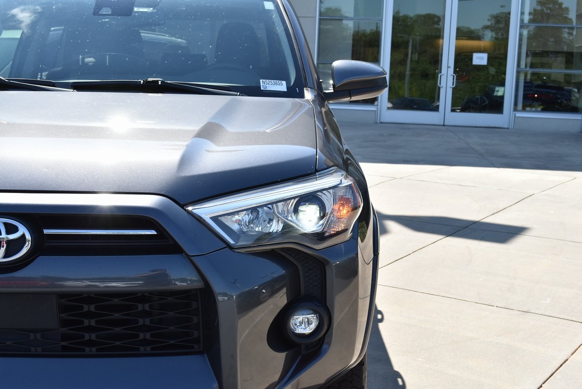 2022 Toyota 4Runner SR5 Image 4 of 34