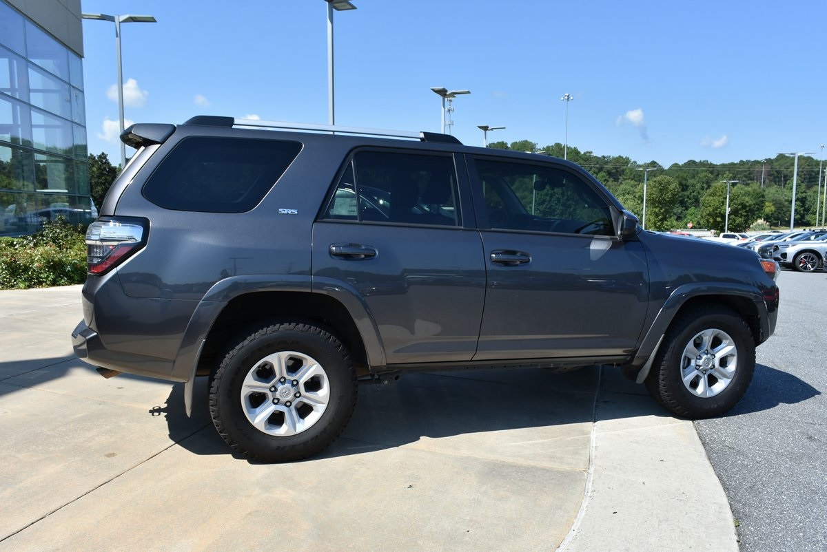 2022 Toyota 4Runner SR5 Image 7 of 34