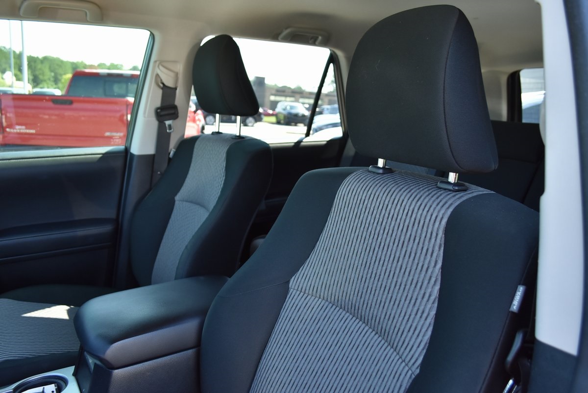 2022 Toyota 4Runner SR5 Image 14 of 34