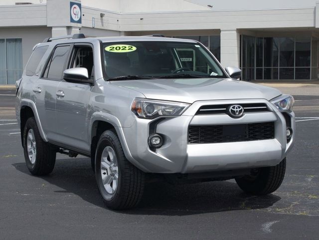 2022 Toyota 4Runner SR5 Image 3 of 26