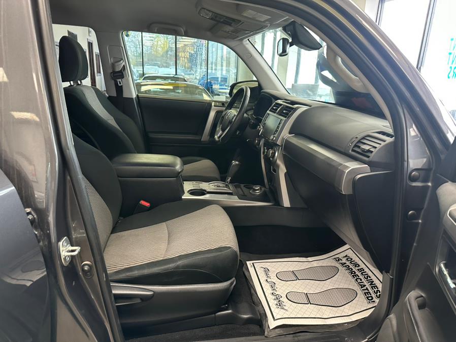 Vehicle image 34 of 56
