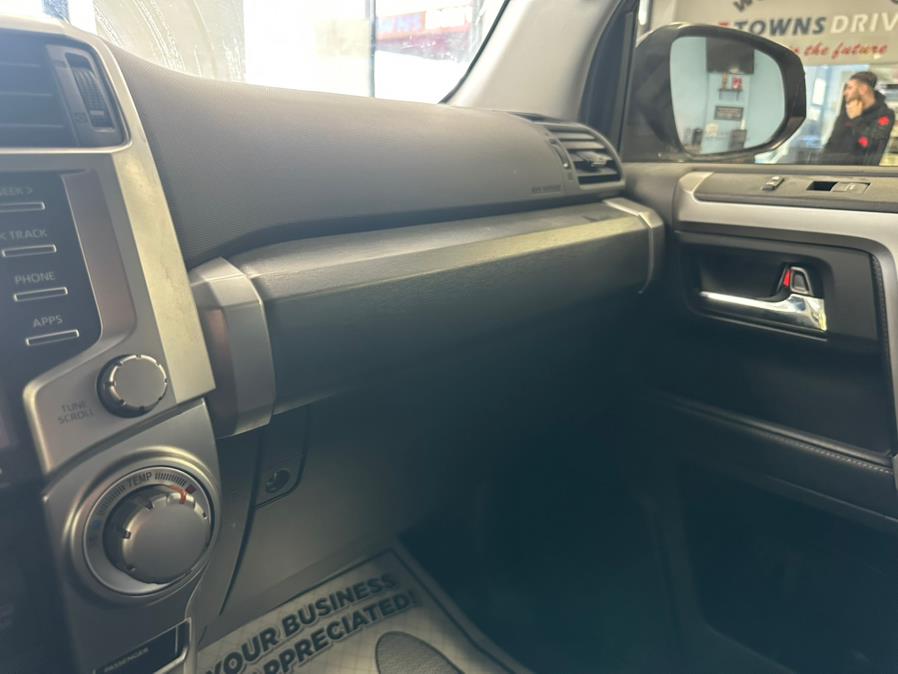 Vehicle image 47 of 56