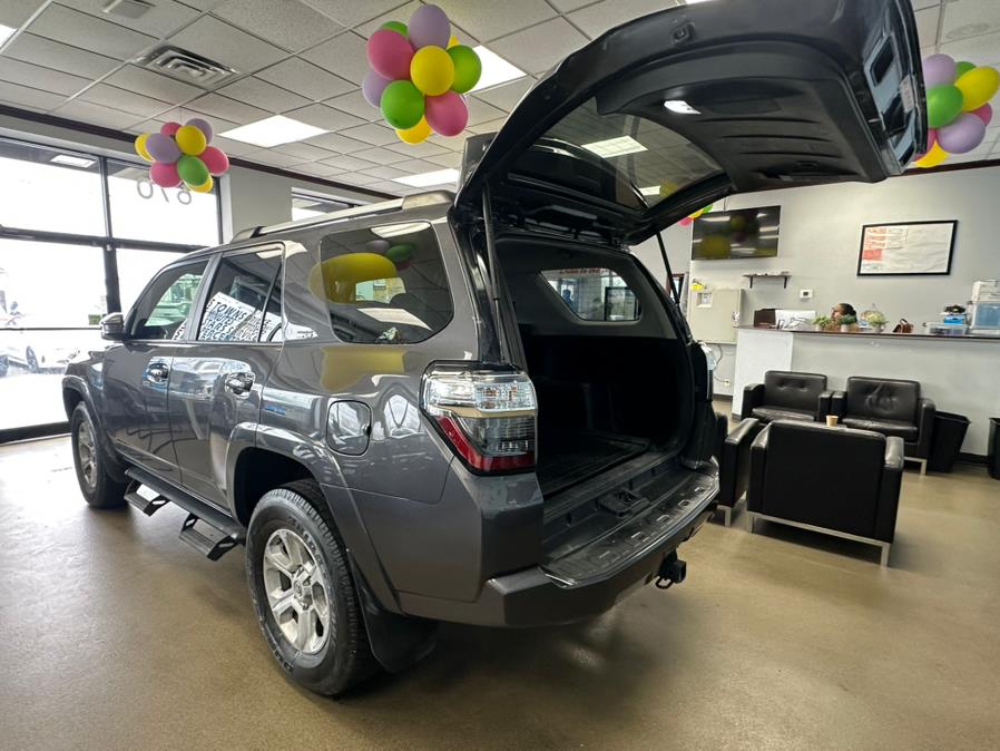 Vehicle image 9 of 56
