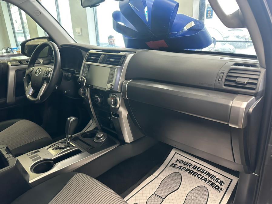 Vehicle image 27 of 56