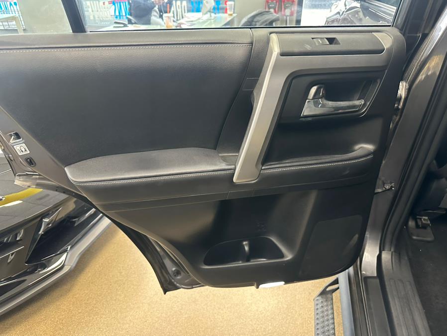 Vehicle image 22 of 56
